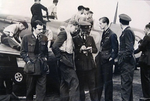 Group of 609 pilots on debrief - photo by John Bilcliffe